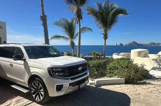 Luxury Transfers From The Airport In Los Cabos