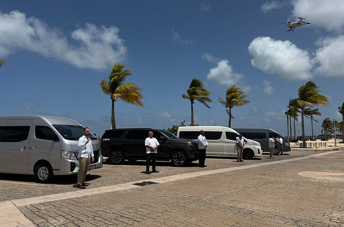Round-trip Private Transfer Cancun Airport to Hotel Zone Hotels