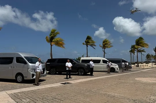 Round-trip Private Transfer Cancun Airport to Hotel Zone Hotels