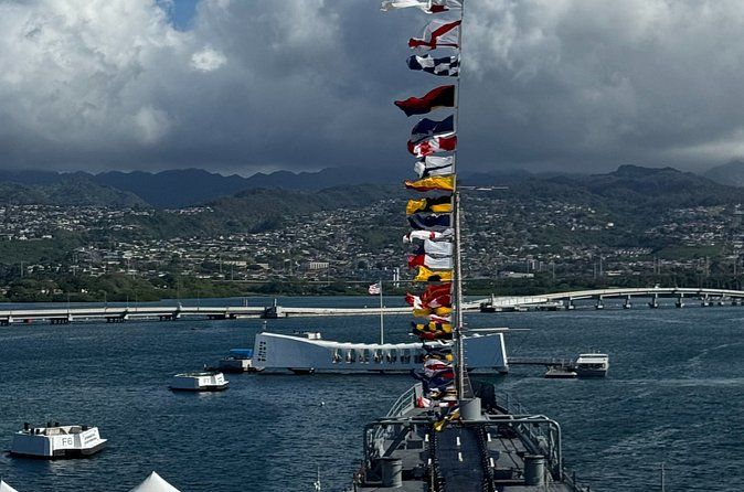 Small Group Pearl Harbor WWII History Tour from Honolulu