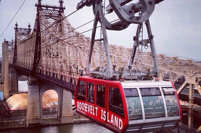 Panoramic Tram Ferry and Bus Tour in Spanish from New York City