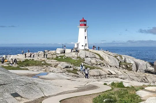 Private Peggy’s Cove & Halifax Highlights Tour with Citadel Entry