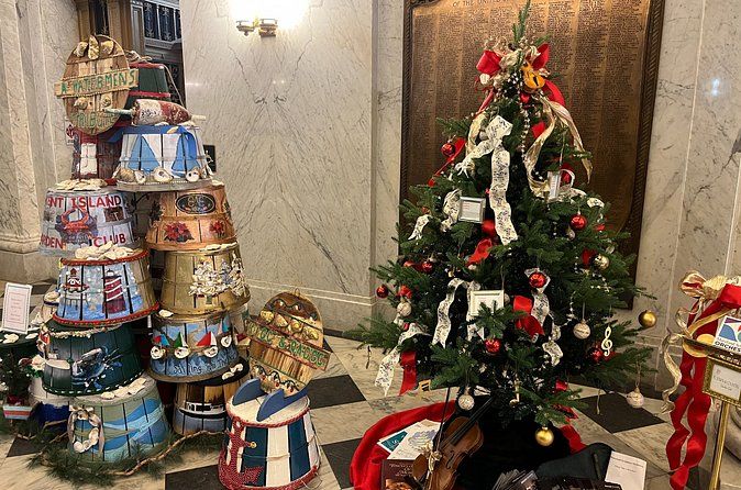 Christmas in the Capital Walking Tour from Annapolis