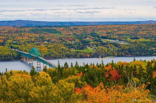 Minit Tour de Luxo pela Cabot Trail: O Passeio Mais Cênico de Cape Breton