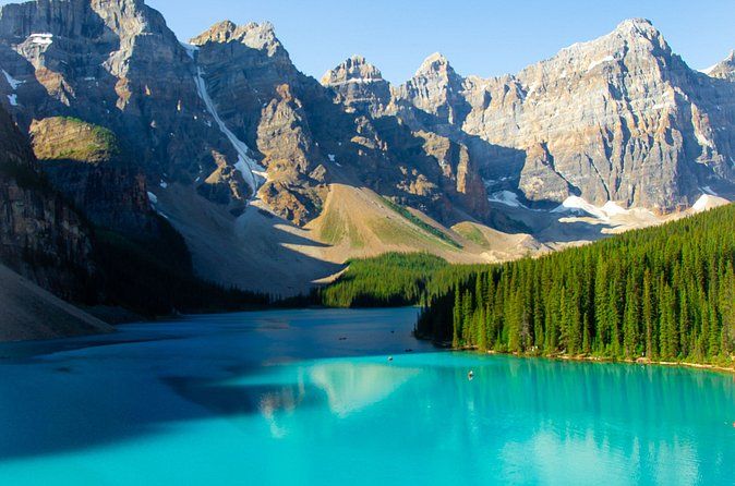 Calgary Round Trip to Lake Louise and Moraine Lake