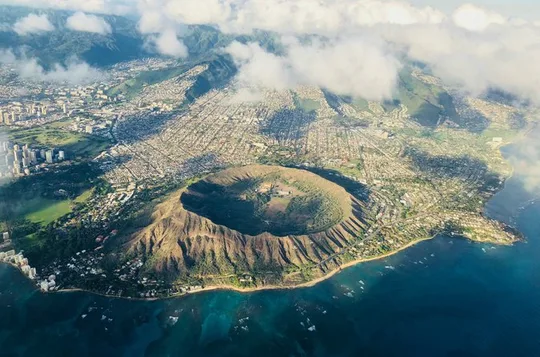 Diamond Head Hike & Oahu Circle Island Tour with Byodo-in Temple
