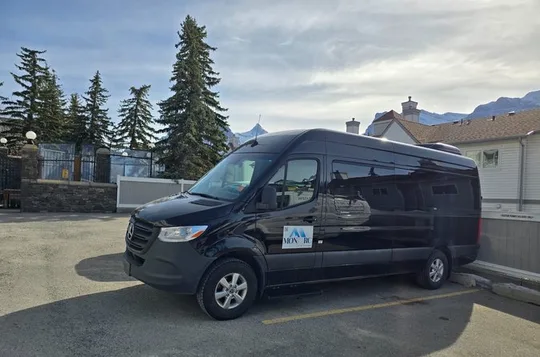 Privat flyplasstransport YYC til Banff, Canmore eller Lake Louise