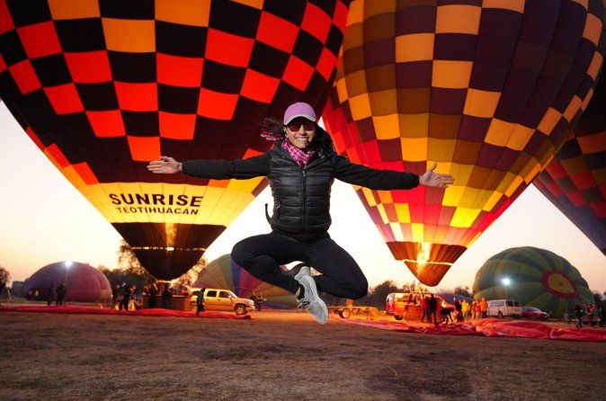 Sunrise Balloon Flight+ GRUTA Breakfast + Pyramids from CDMX