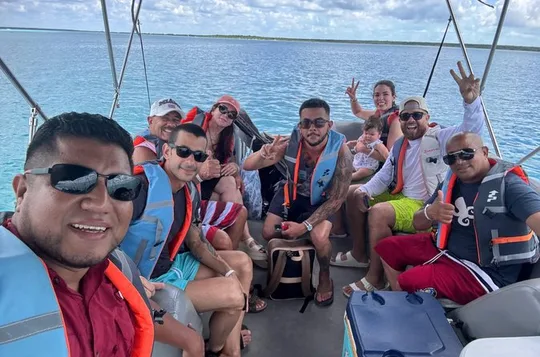 laguna de bacalar y cenote exploration