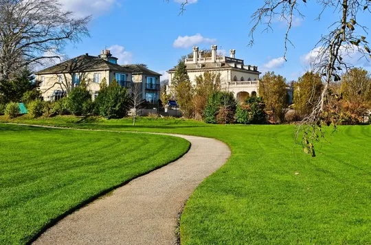 Self-Guided Walking Audio Tour of Cliff Walk Newport