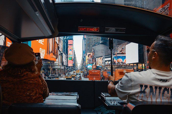 NYC Bustronome Gourmet Sightseeing Dinner Tour with Drinks