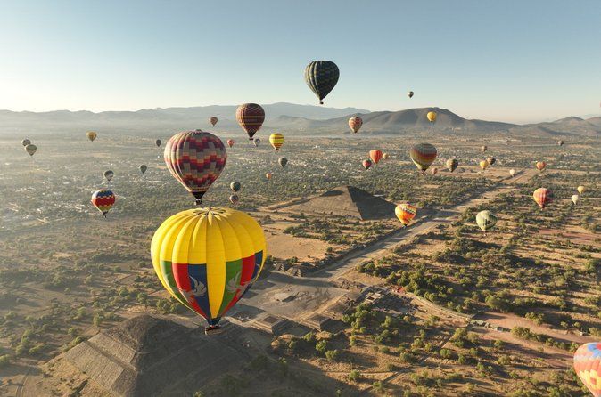 Sunrise balloon Flight with Breakfast in Cave+ Pyramids from CDMX