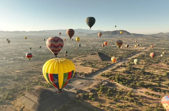 Sunrise balloon Flight with Breakfast in Cave+ Pyramids from CDMX