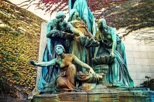 A Woman's Place: The Chicago Women's History Walking Tour