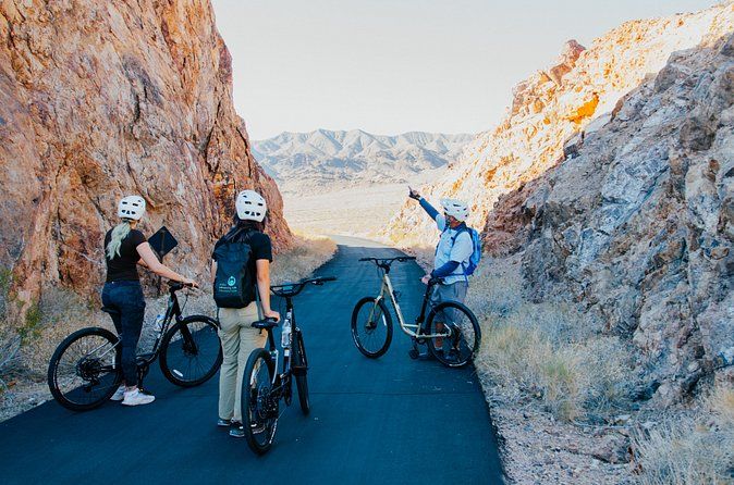 Guided Bike and Kayak Tour In Lake Mead With Las Vegas Pickup