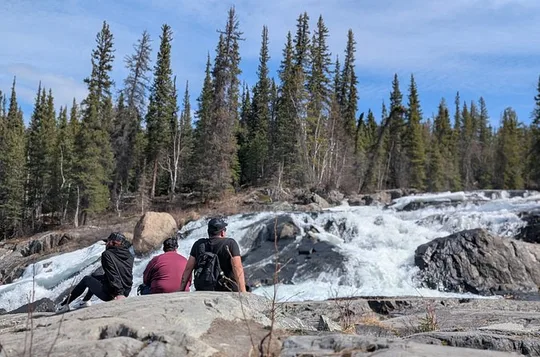Summer Hiking Tour in Yellowknife
