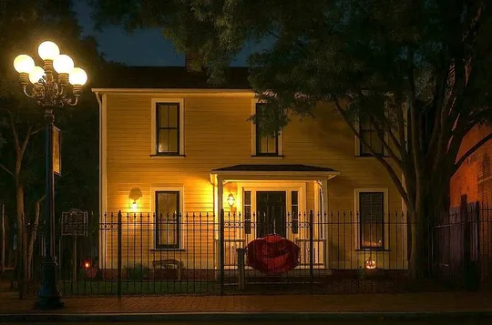 San Diego Gaslamp Ghosts and True Crime Walking Tour