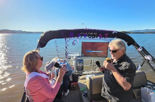 2 Hour Karaoke Cruise Experience in Lake Chatuge