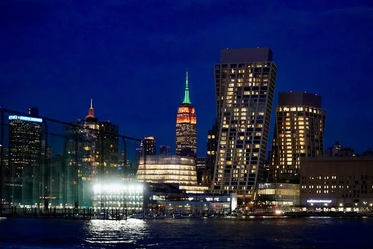 NYC New Year's Eve Fireworks Cruise with Open Bar & Buffet Dinner