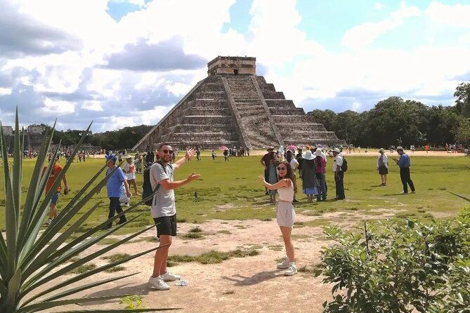 Chichen Itza, at Cenote Tsukán PREMIUM