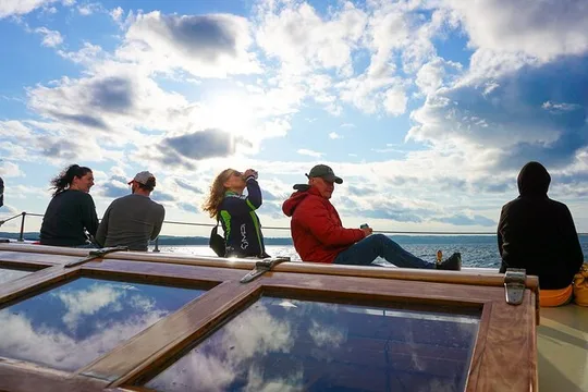 Manitou Fall Evening Sail Experience