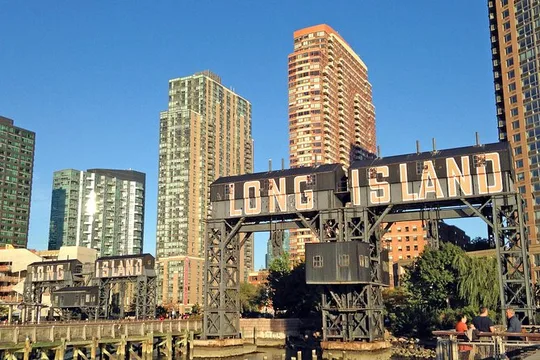 Long Island City Walking Tour in Queens (Private)