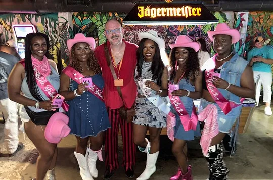 Private Ghosts, History and Scandals Pub Crawl in Old Savannah