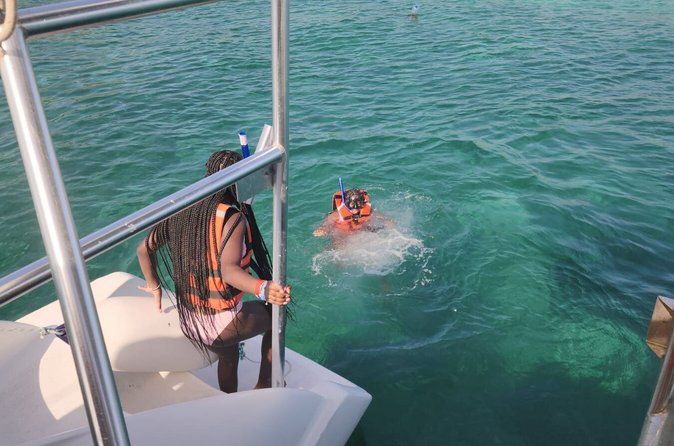 Cancun Catamaran to Isla Mujeres Unlimited, Open Bar and Lunch.