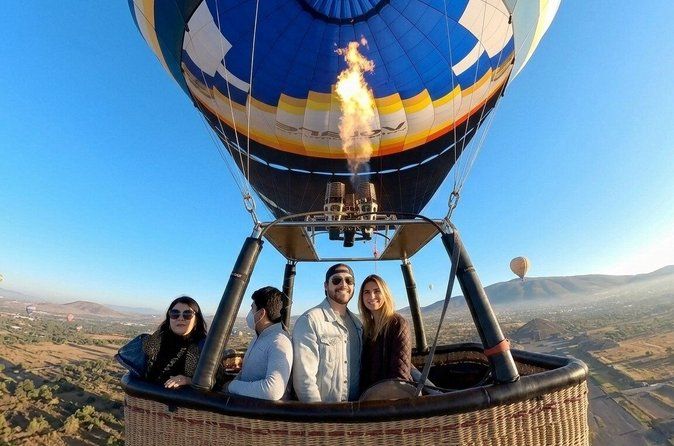 Balloon Ride Over Teotihuacan + Breakfast + Free Time at Pyramids