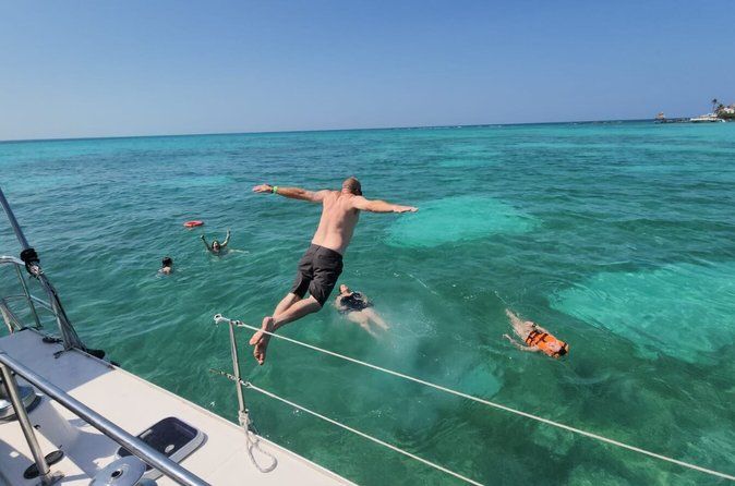 Cancun Catamaran Isla Mujeres, Snorkel Buffet and Open Bar