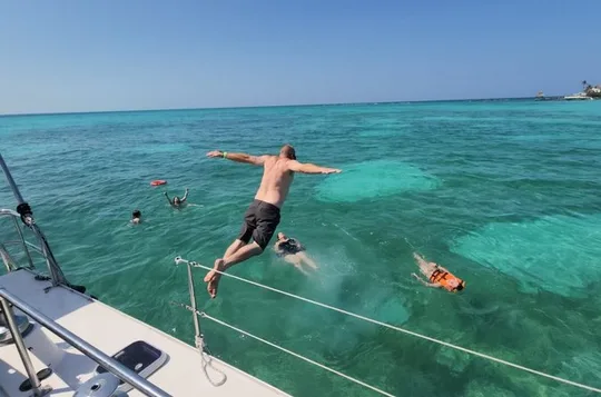 Cancun Catamaran Isla Mujeres, Snorkel Buffet and Open Bar