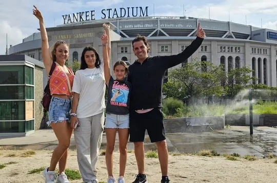 Tour Contrasts New York Bronx Queens and Brooklyn