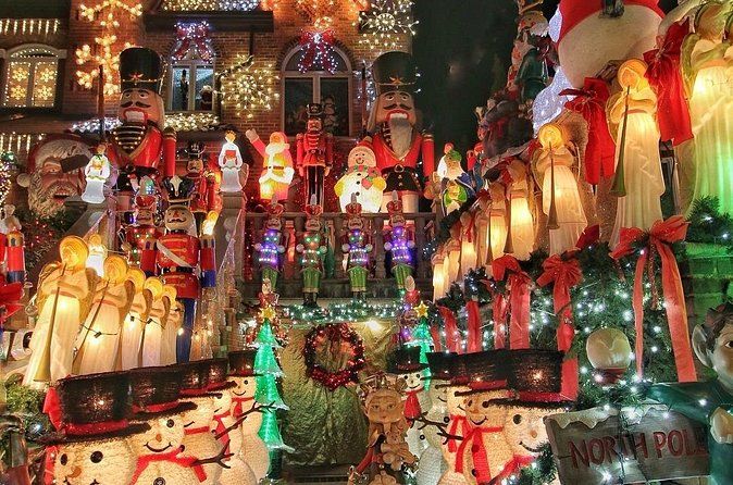 Dyker Heights - Brooklyn Christmas Houses Private Tour