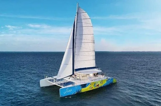 Catamaran Snorkel tour to Isla Mujeres with buffet and open bar