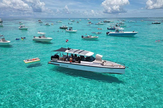 Miami Bay Discovery Private Yacht Cruise with Captain