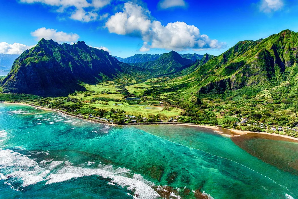 the-beautiful-and-unique-landscape-of-coastal-oahu-hawaii-and-the-kualoa-ranch-where-jurassic-park-was-filmed-as-shot-from-an-altitude-of-about-1000-feet-over-the-pacific-ocean-stockpack-istock